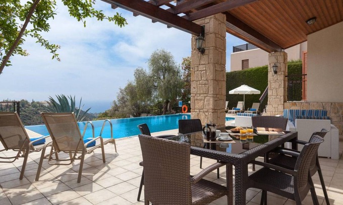 Aphrodite Hills Villa | Villa ∙ 3 bedrooms ∙ 6 guests