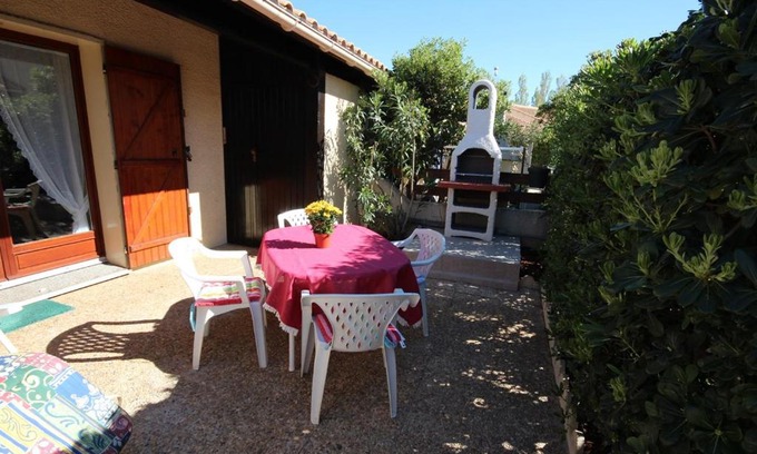 Portiragnes-Plage Villa | villa 4-5 couchages terrasse ombragées parking dans résidence sécurisée avec piscine commune 400m de la mer LRJP42