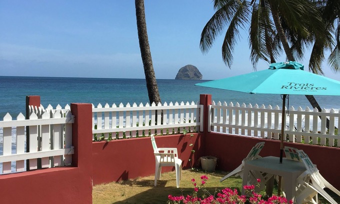Tartane Villa | Villa 4 metres from the beach with swimming pool, close to all amenities