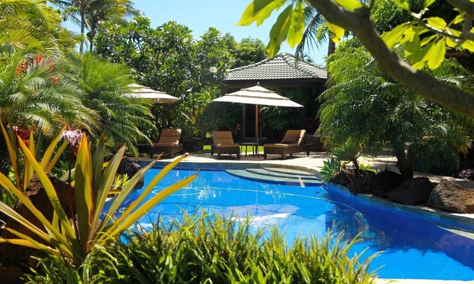 Bayview House | Villa, 4 minute stroll to beach, pool, Air cond, hot tub, sleeps14, refundable