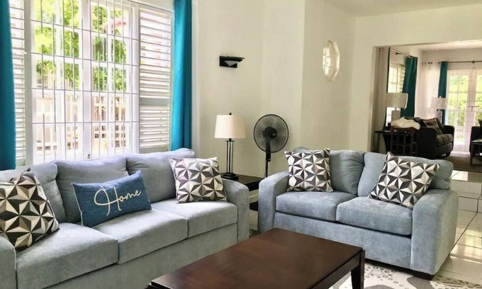 West Gate Hills House | Villa 465 Montego Bay is a perfect getaway spot for families & friends vacations