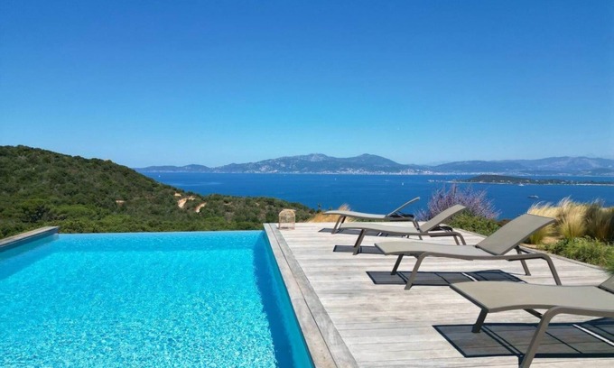 Verghia House | Villa 5 bedrooms, swimming pool, panoramic sea view