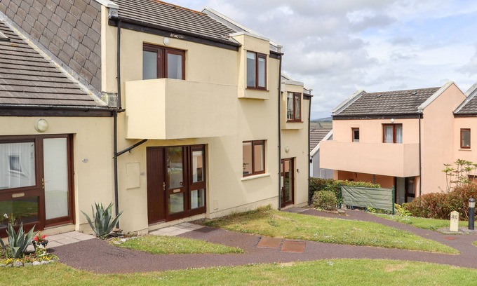 Youghal House | VILLA 52, family friendly, with a garden in Youghal, County Cork