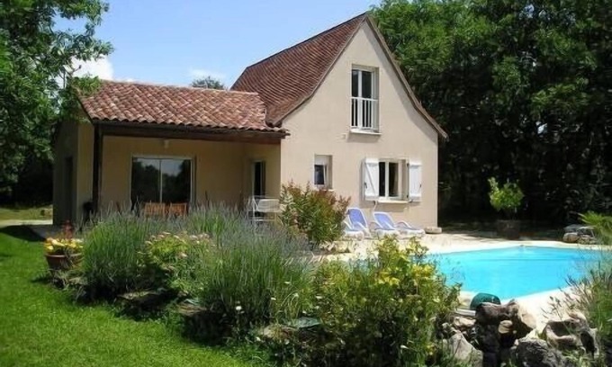 Loubressac House | Villa 6-8 pers with swimming pool in the medieval village of Loubressac