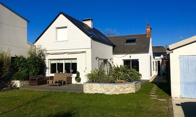 Saint-Martin de Brehal House | Villa 6 persons, 100 m from the sea