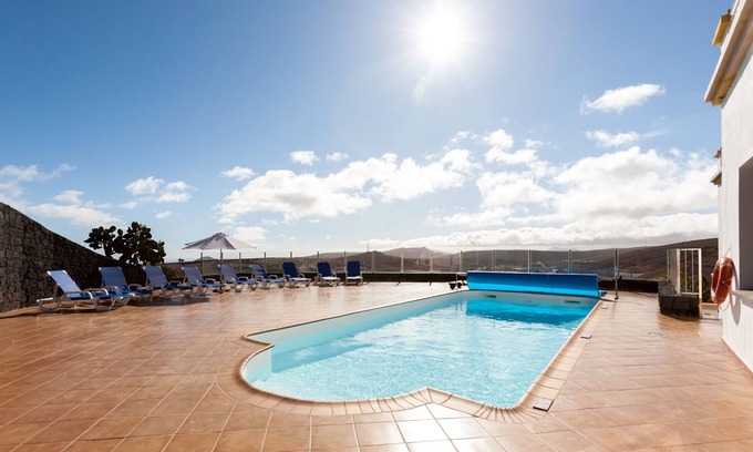 Los Valles House | VILLA 600M2 FOR 12 GUESTS. CLIMATIZED POOL, SAUNA, BBQ, BILLIARD, FOOTBALL