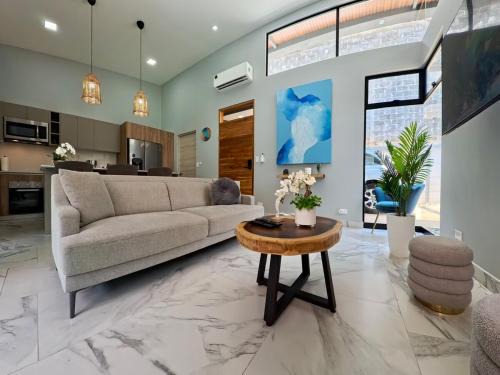 Manuel Antonio Villa | Villa 7 min to Beach
