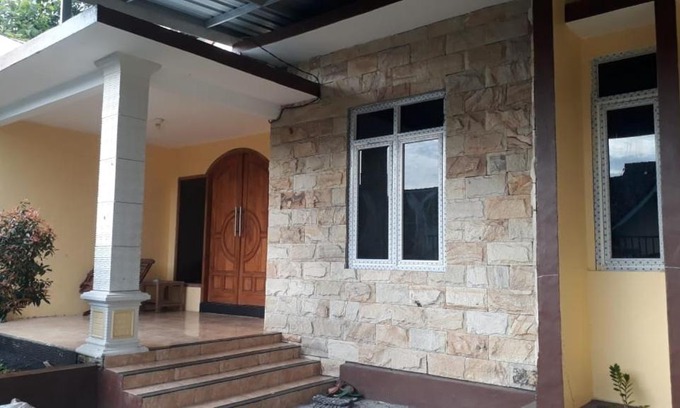 Beji Villa | VILLA ACIL DEKAT BNS dan JTP