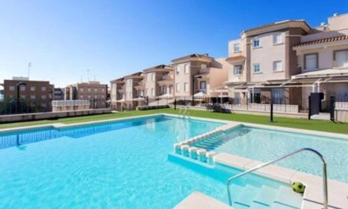 Santa Pola Villa | Villa 'Adosado Santa Pola' with Shared Pool, Wi-Fi and Air Conditioning