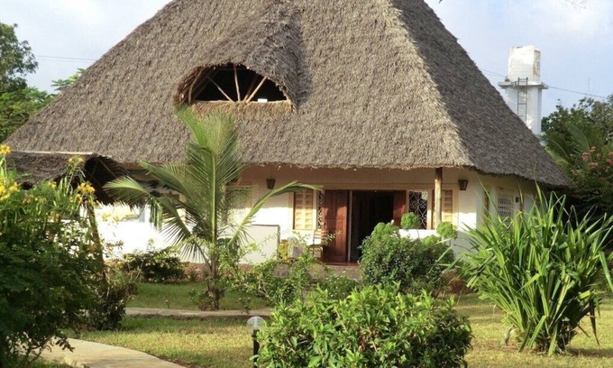 Diani Beach House | Villa African Dream in Marula Park with chef, 4 min to the beach