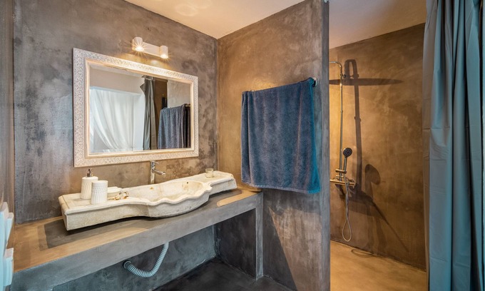 Livadi Villa | Villa 'Aglaia' with Private Terrace, Wi-Fi and Air Conditioning