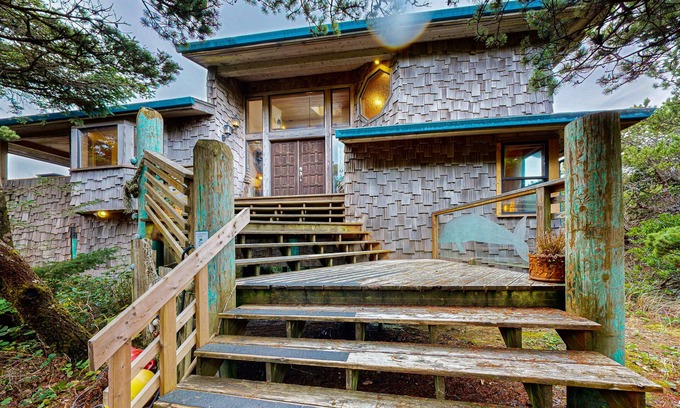 Yachats House | Villa al Mar | Secluded Stunner, Quiet Beach Access | Jaw-Dropping Ocean View