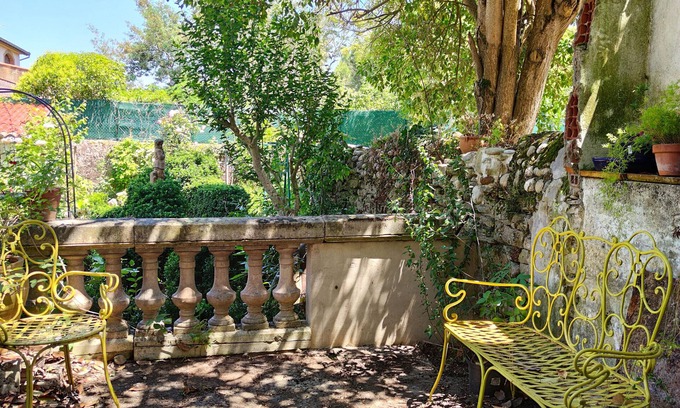 Mirepoix House | Villa Albertine