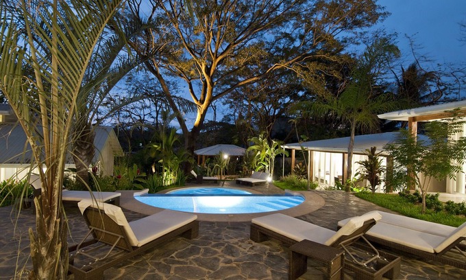 Tamarindo Villa | Villa Almendro - Chic! 150 meters to beach, cascading pool, free wifi!