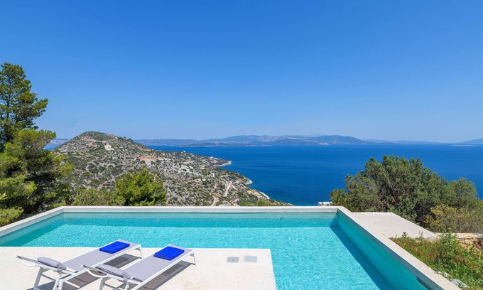 Marathon Villa | Villa Anasa-luxury Retreat-private Pool-45km From Athens