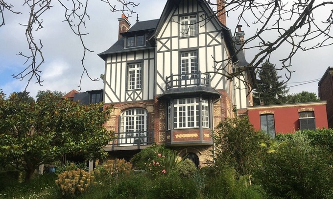 Mont-Saint-Aignan House | VILLA ANGLO NORMANDE IN ROUEN-NORMANDY