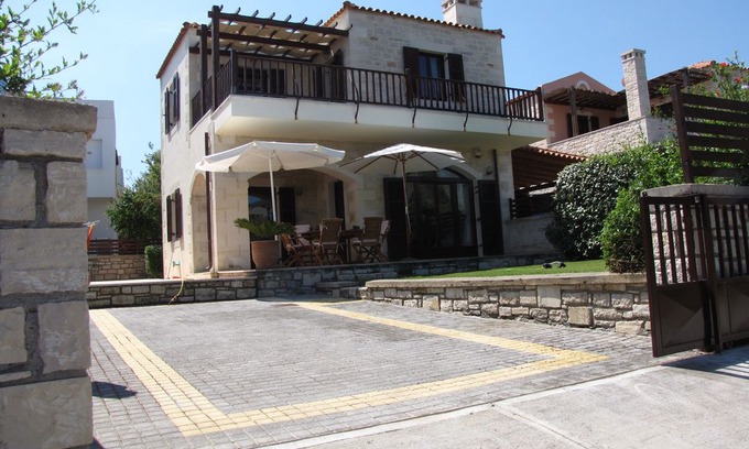 Rethymno Villa | Villa Anissa, welcoming stone house, quiet with private pool
