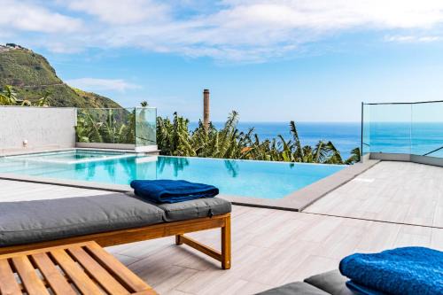 Arco da Calheta Villa | Villa Anita ,beautiful sunset