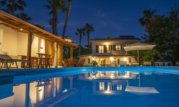 Santa Maria Villa | Villa Anna, for 10/13 people, with private pool and near the beach