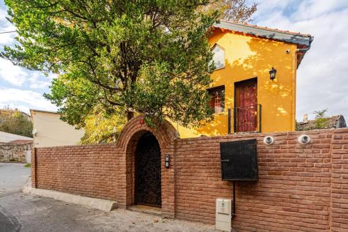 Fatih Villa | Villa Arancia Istanbul - Garden, BBQ, Sauna & Turkish Bath by the Tram in Fatih