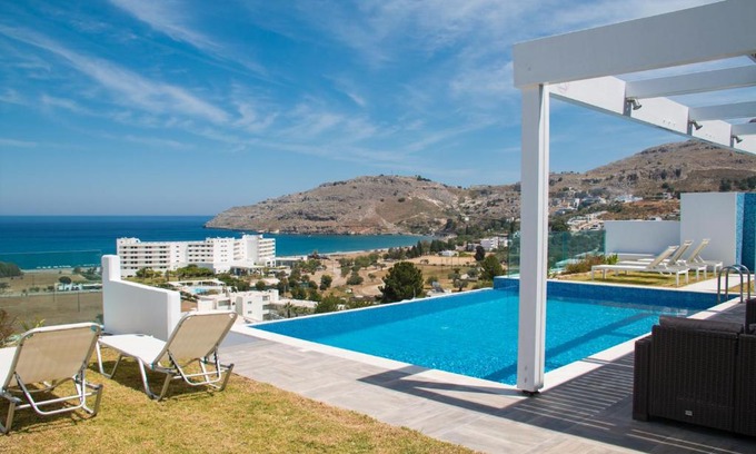 Vlicha Villa | Villa Aristoteles