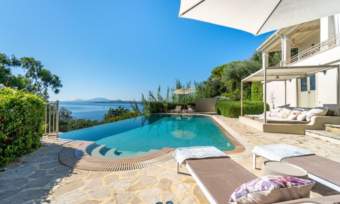 Petaleia Villa | Villa "Armonia" with Sea View, Pool & Wi-Fi