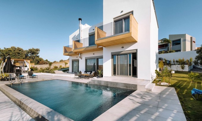 Ialyssos Villa | Villa Arnassica - Three Bedroom Villa, Sleeps 6