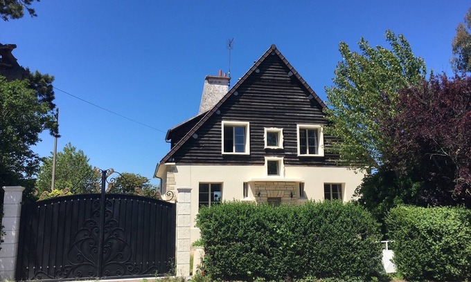 Ver-sur-Mer Villa | Villa "ART" in a quiet location 300 m from the beach
