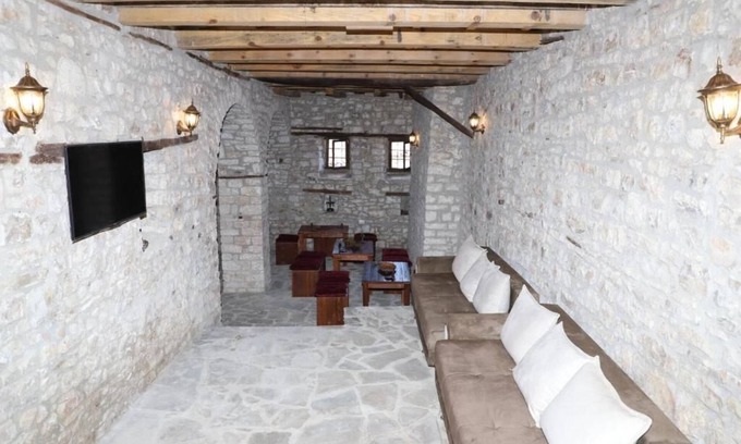 Otllak Villa | Villa Athina: Three Bedrooms Villa in Berat Castle - Since 1741