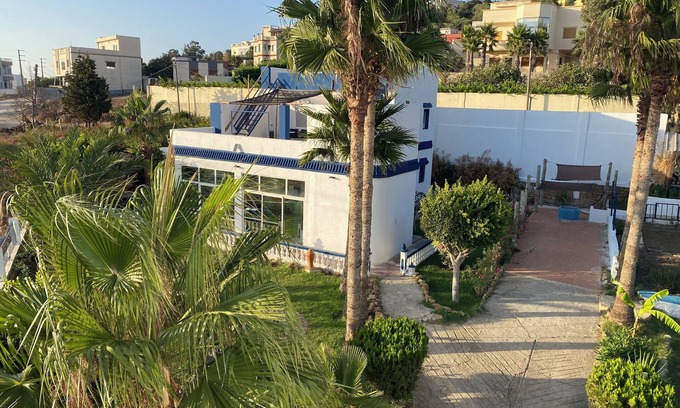 Ahlan Villa | Villa Atlantique. Un Vrais Coin Nature Proche de la Ville, le Petit dej Inclus