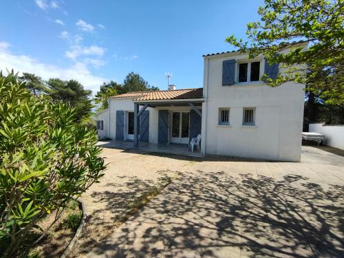 La Faute-sur-Mer House | Villa au Calme avec Jardin, Proche Plage, Équipée pour Familles - FR-1-194-285