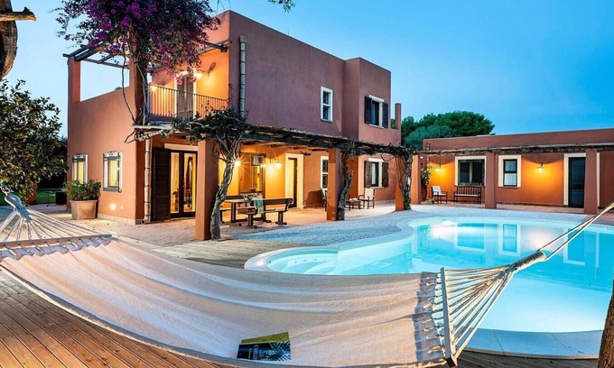 Marsala Villa | Villa Aurelia - Modern villa with pool in Marsala Area