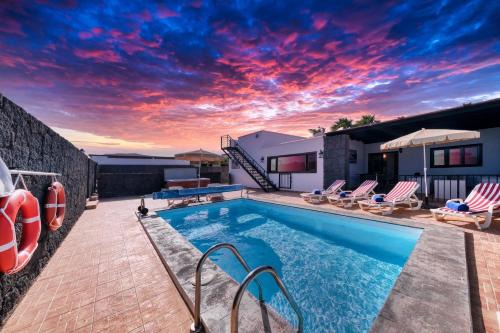 Playa Blanca Villa | Villa Aurelia - Pool, Jacuzzi, BBQ and Ping-Pong By Lanzarote Vacation Homes
