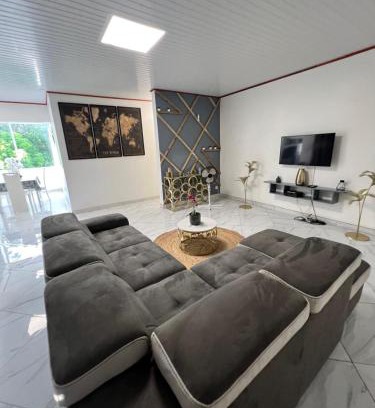Le Lamentin Villa | Villa aux 4 palmiers