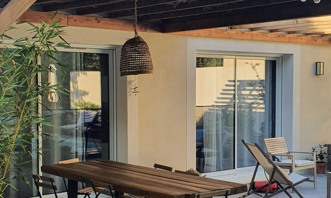 Bellegarde Villa | Villa Avec Piscine aux Pieds de la Pinède