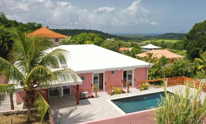 Sainte-Luce Villa | Villa avec piscine, vue sur mer, Rocher du Diamant