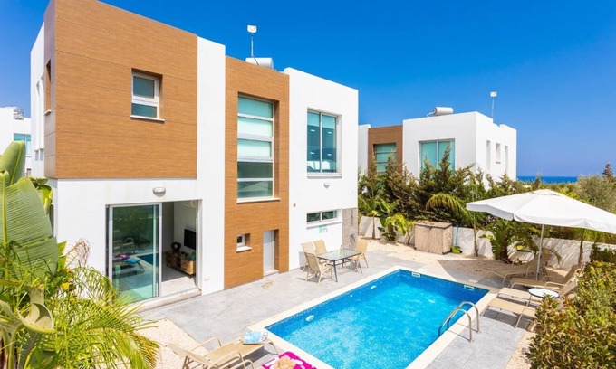 Kapparis Villa | Villa Avian - Three Bedroom Villa, Sleeps 6