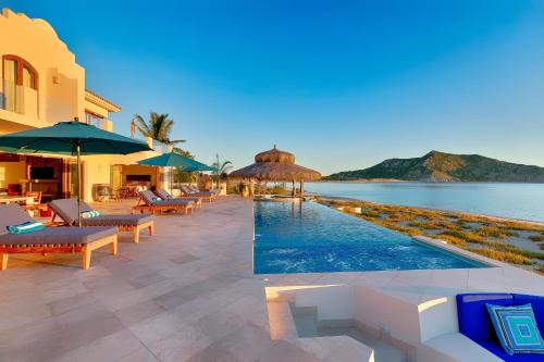 Los Frailes Villa | Villa Bahia de los Frailes by Cabo Villas
