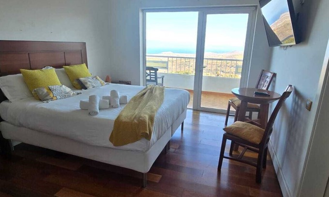 Santa Brigida Apartment | 'Villa bandama golf Galdar-06' with sea views, Wi-Fi and air conditioning