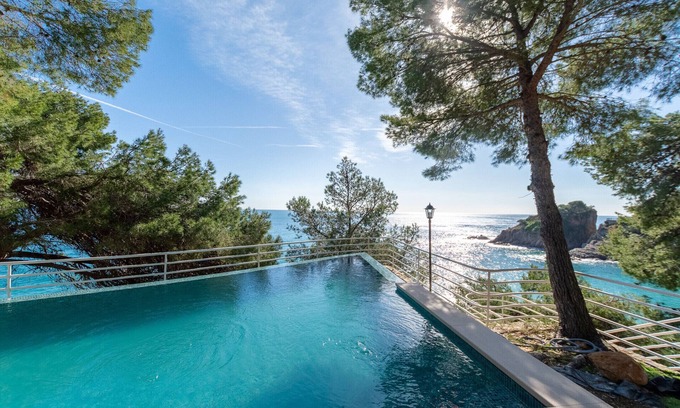 Blanes Villa | Villa Bay View