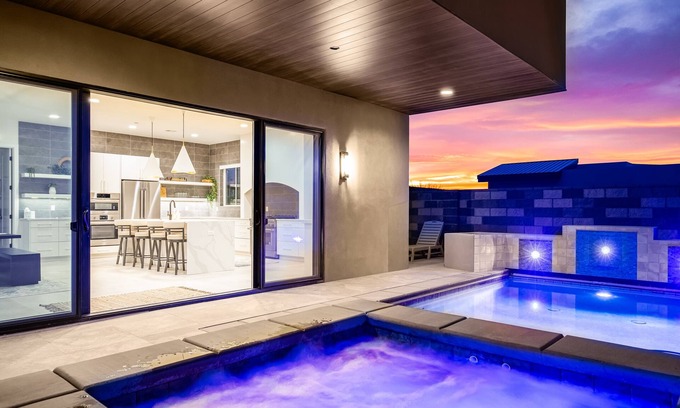 Hurricane House | Villa Belissimo - Golf - Views - Pools
