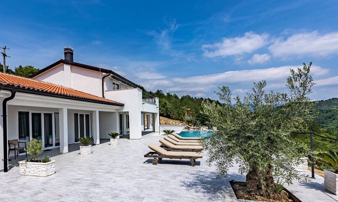 Korelici House | Villa Bella by Interhome