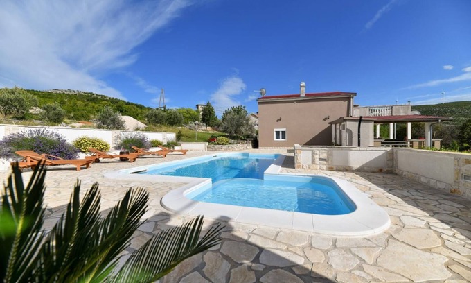 Krusevo Villa | Villa Bella - Five Bedroom Villa, Sleeps 10