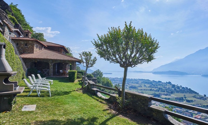 Consiglio di Rumo House | Villa Bellavista by Interhome