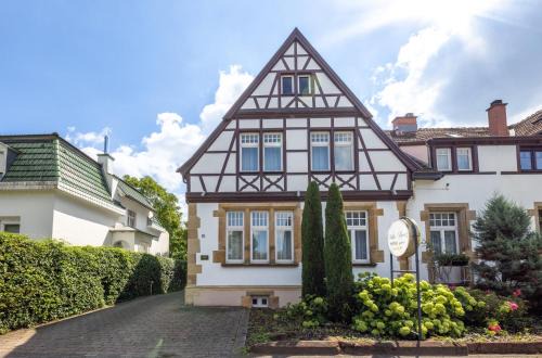 Schwetzingen House | Villa Benz Hotel garni