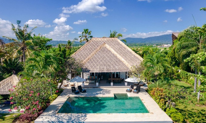 Banjartegehe Villa | Villa Bersama: Live The Bali Dream in this Luxury Beach Front Villa with Staff!