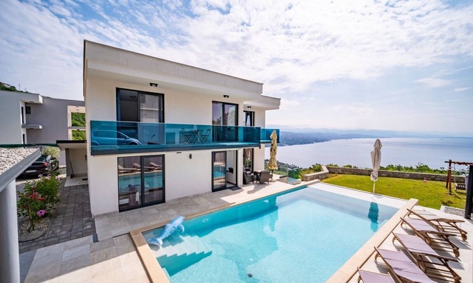 Opatija Villa | Villa Biber - Luxurious 5-Bedroom villa with Private Pool and Stunning view over the Kvarner Bay