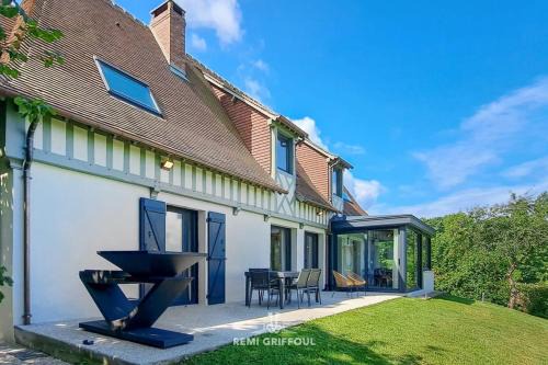 Cricqueboeuf Villa | Villa Biloba - sea view and beach access 10 People