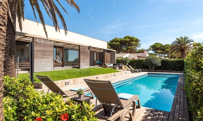 Sant Lluis Villa | Villa 'Binisafua Ses Palmeres' with Sea View, Wi-Fi and Air Conditioning