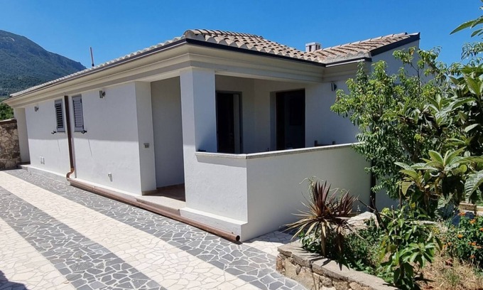 Dorgali Villa | Villa Biriculi surrounded by nature